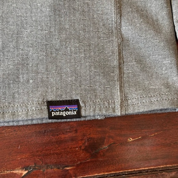 Patagonia Capilene Midweight 1/4 Zip Base Layer Shirt Gray Size M - Picture 9 of 9